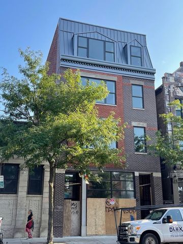 $2,995 | 1515 West 18th Street, Unit 4 | Heart of Chicago