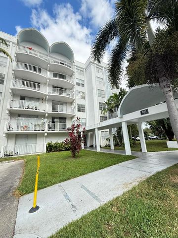 $1,900 | 484 Northwest 165th St Road, Unit A412 | Golden Glades