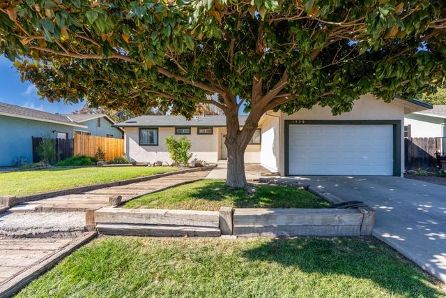 $329,900 | 1930 Carol Avenue | Dos Palos