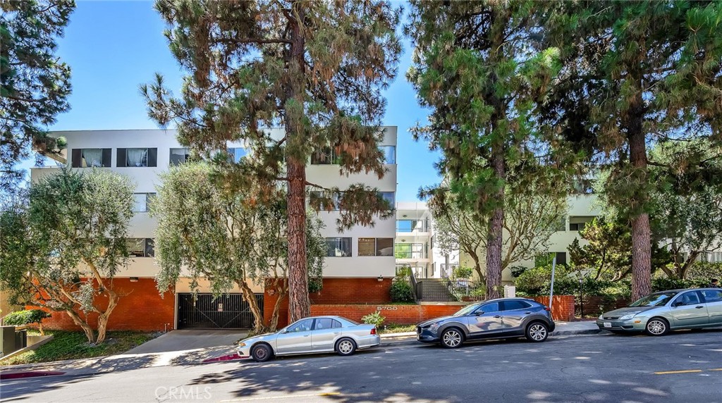 a car parked in front of a building