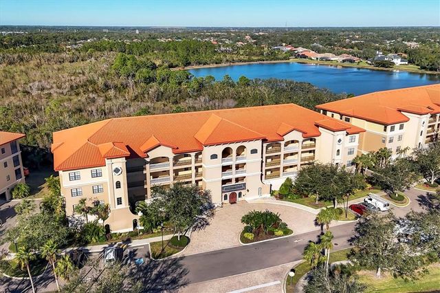 $450,000 | 7710 Lake Vista Court, Unit 407 | Lakewood Ranch