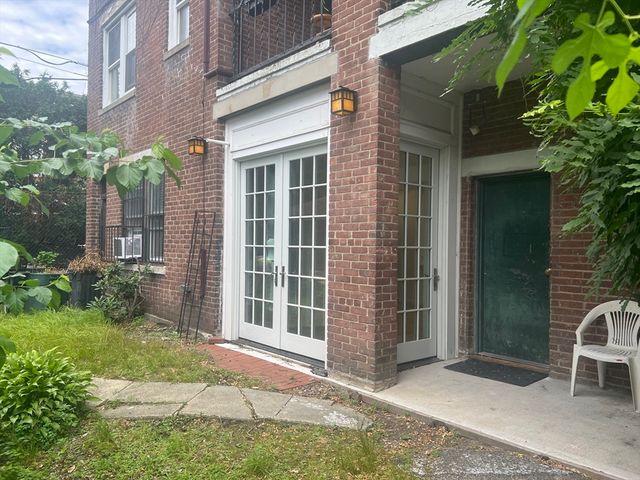 $450,000 | 321 South Huntington Avenue, Unit B | Jamaica Plain