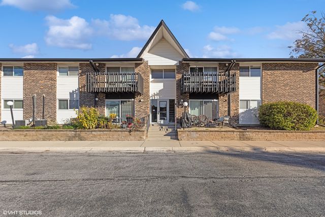 $169,000 | 23 A Kingery Quarter, Unit 203 | Downers Grove Township - DuPage County