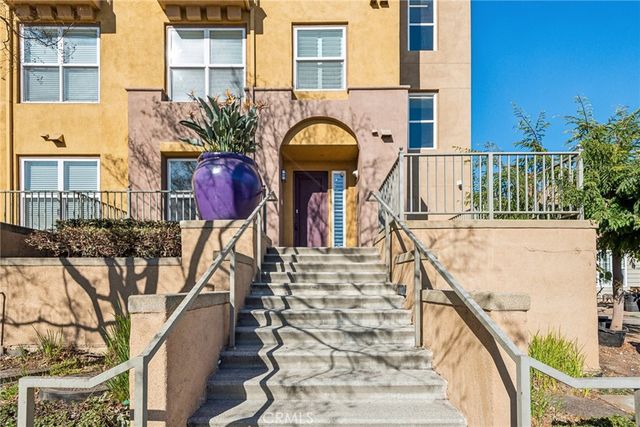 $837,000 | 89 East Commonwealth Avenue, Unit 1P | Alhambra