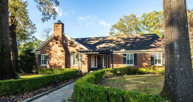 $675,000 | 3758 Woodland Drive | High Point Terrace