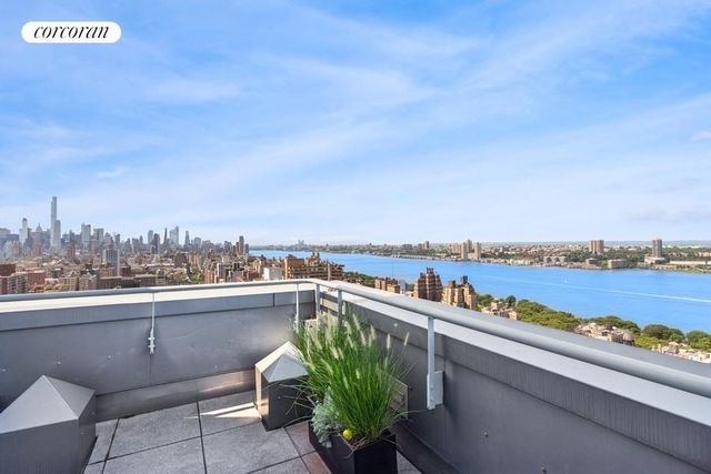 $3,695,000 | 2628 Broadway, Unit 34A | Upper West Side