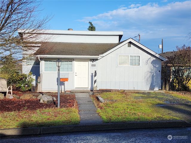 $349,900 | 1027 East 8th Street | Port Angeles