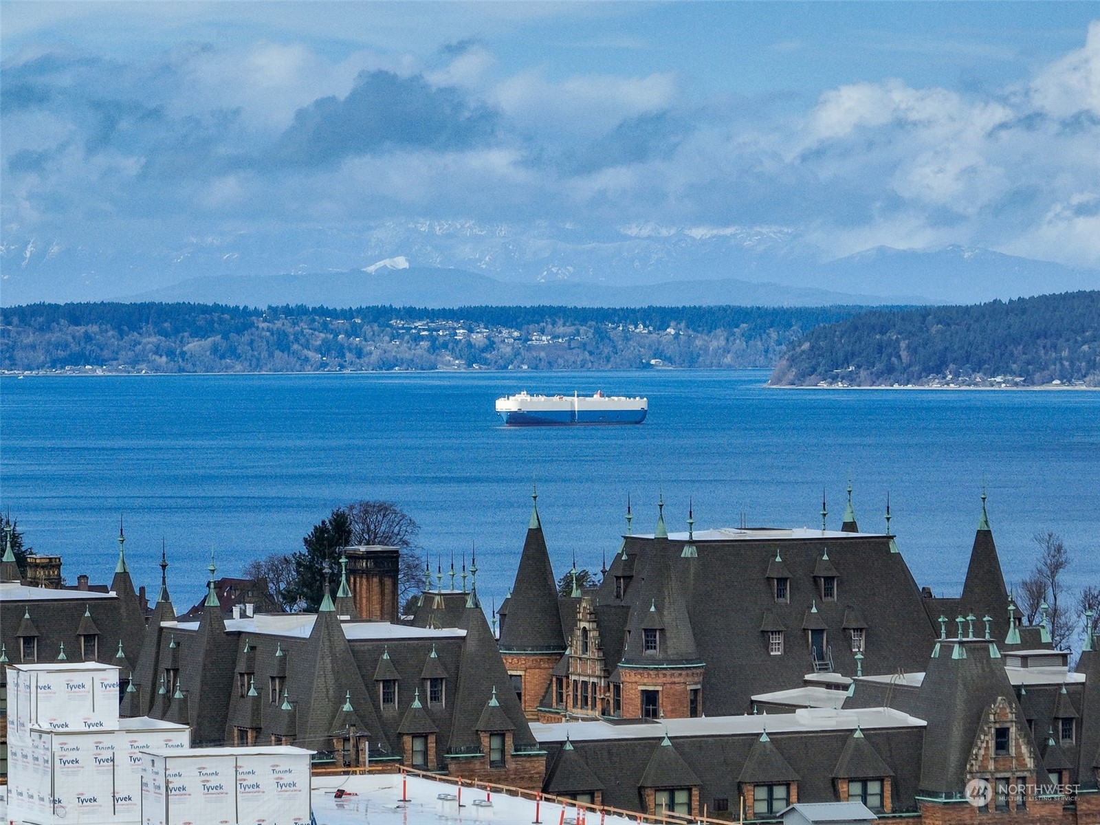 a view of buildings