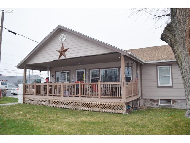 $379,000 | 454 East Main Street | Athena