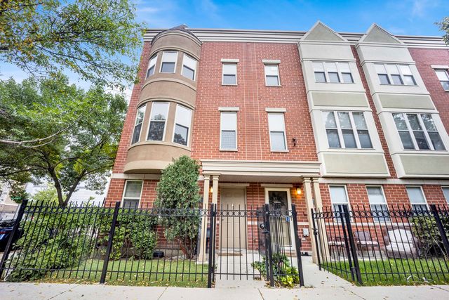 $550,000 | 729 West Blackhawk Street | Near North Side