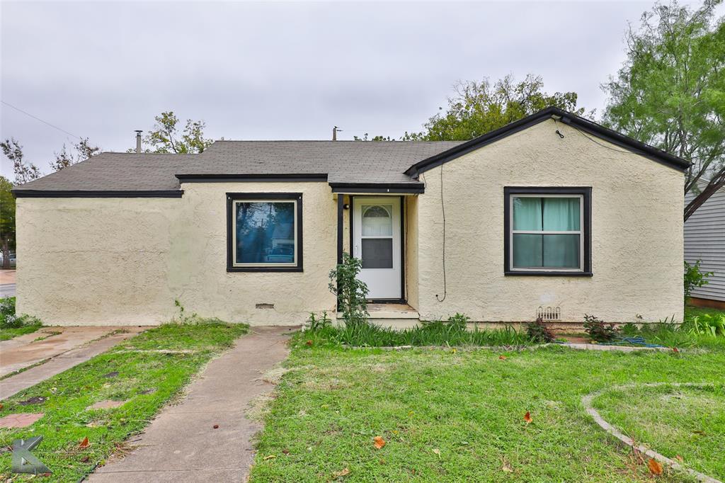 a front view of house with yard