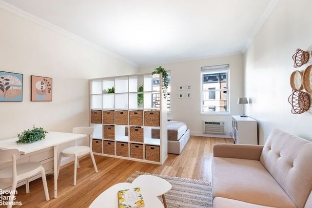 $2,600 | 330 East 83rd Street, Unit 5G | Upper East Side