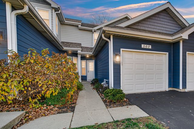 $2,200 | 560 Woodcrest Drive | Mundelein