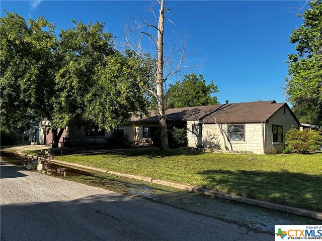 $180,000 | 903 North Cherry Street | Seguin