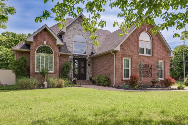 $739,900 | 206 Jarod Way | Richmond Hills