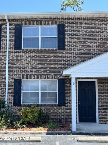 $975 | 3320 Bridges Street, Unit 4 | Morehead City