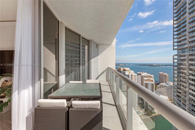 $804,000 | 475 Brickell Avenue, Unit 3813 | Icon Brickell