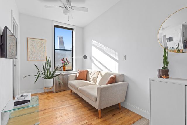 $2,400 | 334 Leonard Street, Unit 4R | Williamsburg