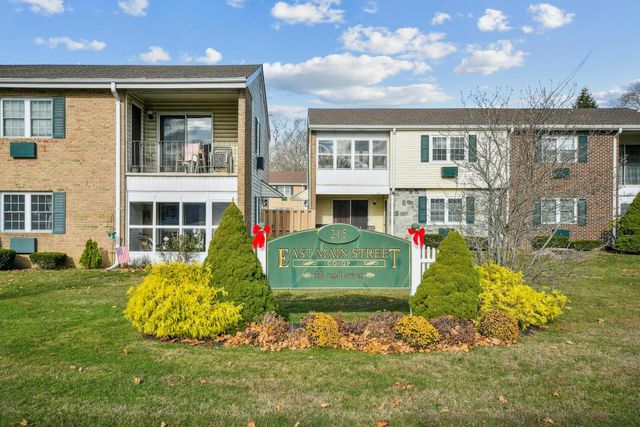 $260,000 | 215 East Main Street, Unit 16 | East Islip