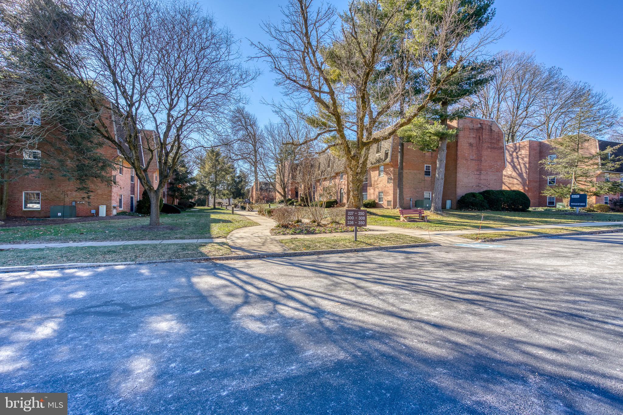 a view of road with yard