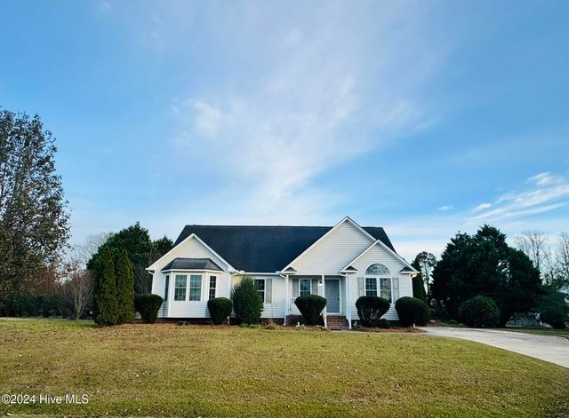 $300,000 | 2887 Schooner Lane | Grimesland Township - Pitt County