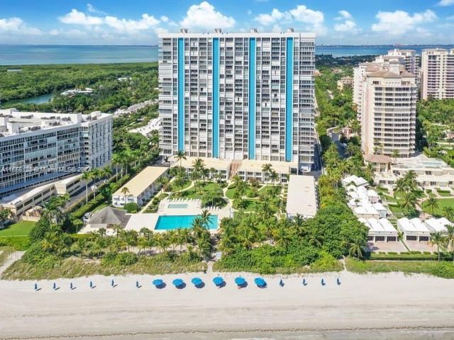 $5,800 | 881 Ocean Drive, Unit TH12 | Key Biscayne