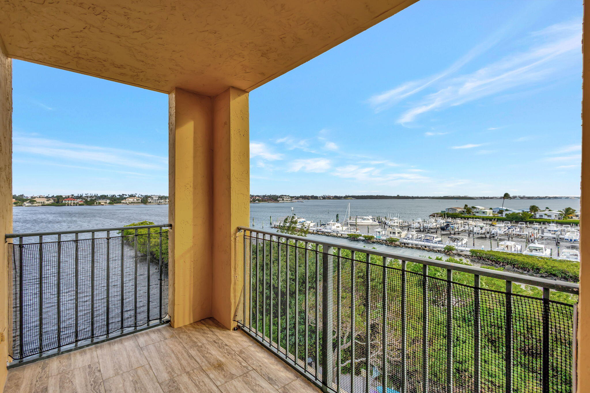 Direct intracoastal views all rooms