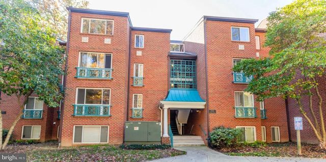 $325,000 | 11841 Shire Court, Unit 32C | Hunters Woods Village