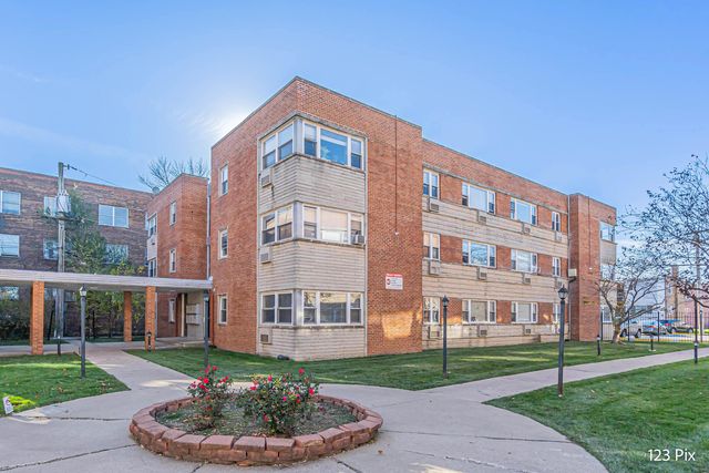 $153,000 | 2409 West Balmoral Avenue, Unit 1E | Budlong Woods