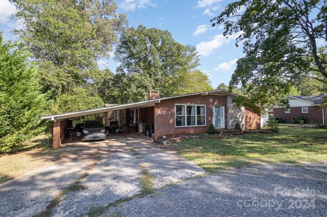 $325,000 | 1239 Christopher Circle | Rock Hill