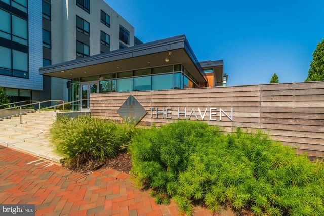 $3,850 | 145 Riverhaven Drive, Unit 325 | National Harbor