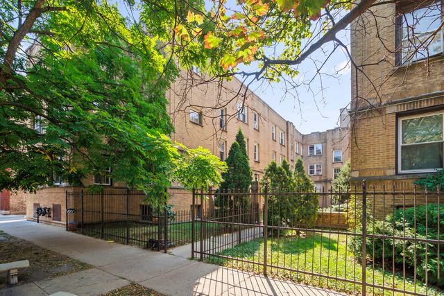 $139,500 | 1703 West Wallen Avenue, Unit 2D | East Rogers Park