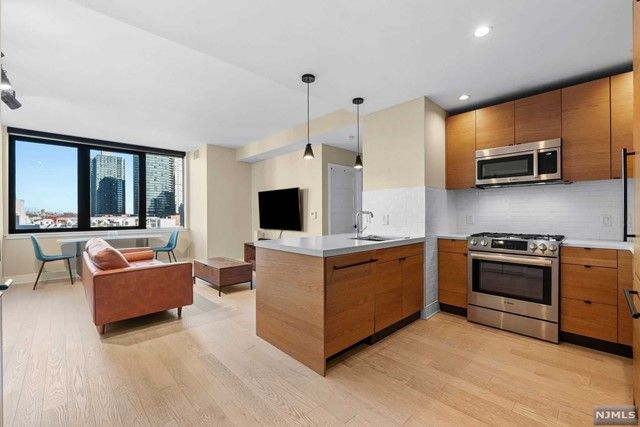 $1,239,888 | 10 Provost Street, Unit 1001 | Powerhouse Arts District