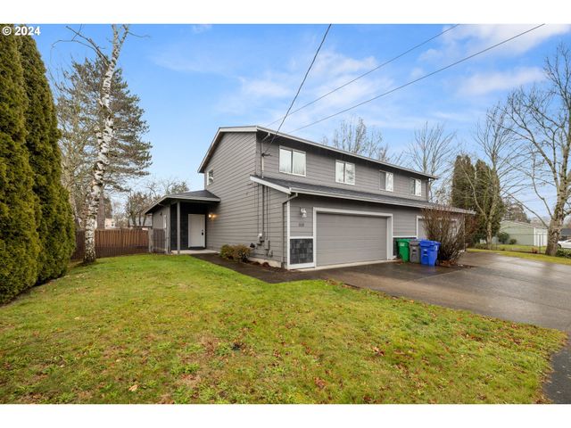 $410,000 | 808 Southeast Francis Avenue | Mt. Hood