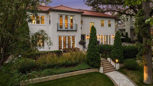 $3,695,000 | 2130 West Lake Of The Isles Parkway | Kenwood