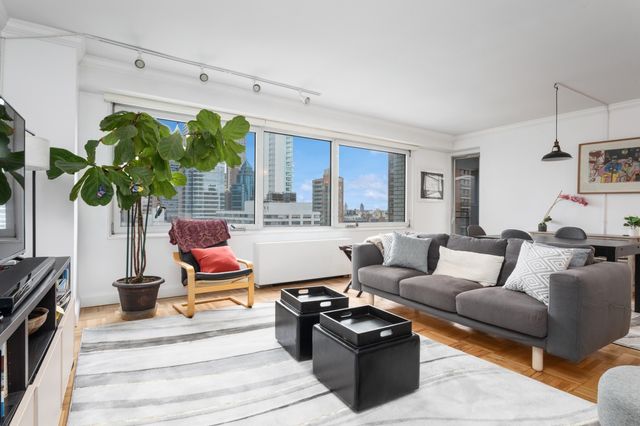 $425,000 | 303 East 57th Street, Unit 22E | Sutton Place