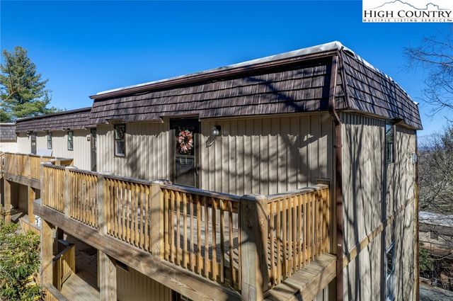 $182,900 | 105 Upper Holiday Lane, Unit F321 | Beech Mountain