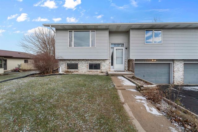 $299,900 | 660 South Main Street | Hillview Heights