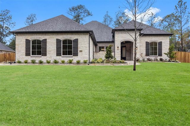 $895,000 | 1016 Prescott Drive | Conroe