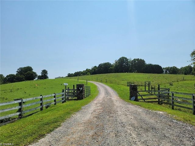 $1,549,000 | 300 Tom Hunter Road | South Westfield Township - Surry County