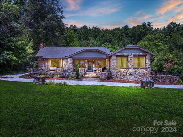 $1,250,000 | 535 East Chestnut Gap Road | Blue Ridge Township - Henderson County