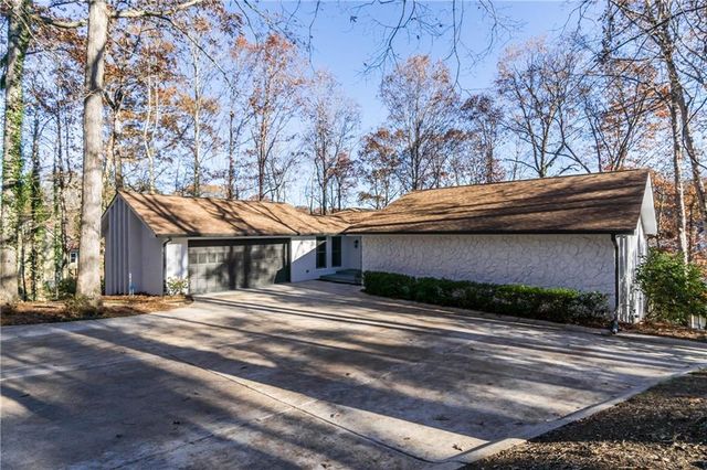 $1,100,000 | 510 Pine Lake Drive | Greenwood Acres