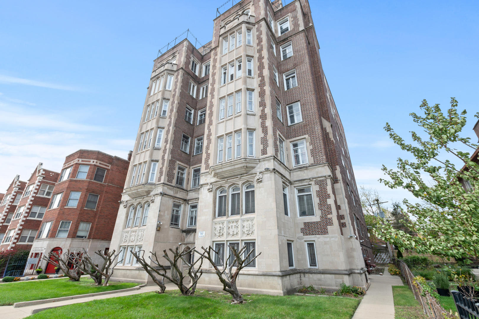 a view of a multi story building