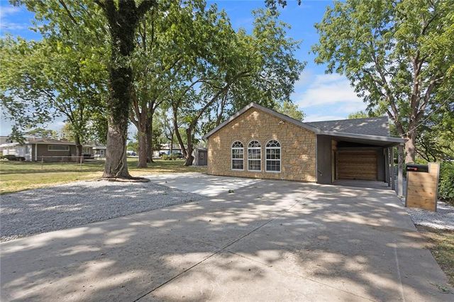 $379,000 | 9308 West 80th Street | Shawnee Mission