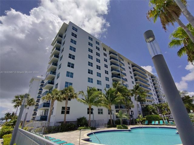 $294,500 | 7501 East Treasure Drive, Unit 8R | Treasure Island