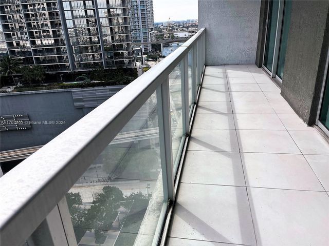 $2,975 | 55 Southeast 6th Street, Unit 1806 | Brickell