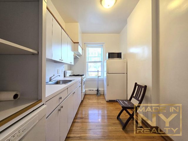 $2,995 | 32-32 35th Street, Unit 1 | Astoria