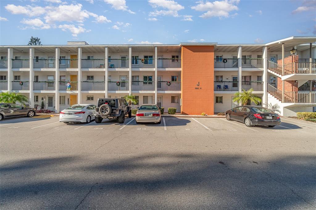 a car parked in front of a building