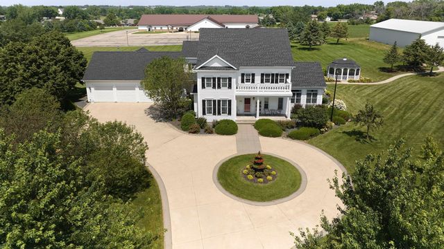 $1,299,000 | 805 Timothy Drive Southeast | Stewartville