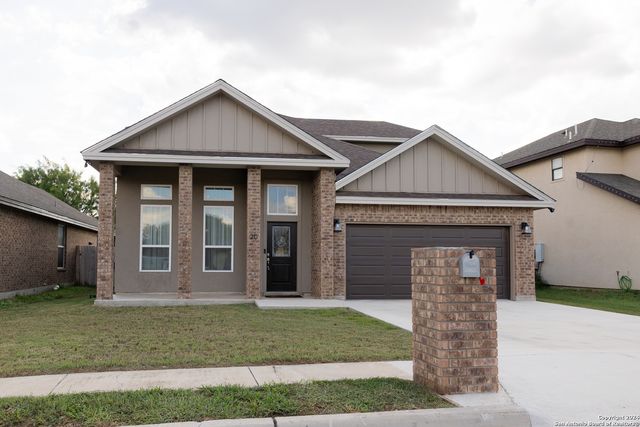 $372,000 | 20 Rio Seco Drive | Uvalde